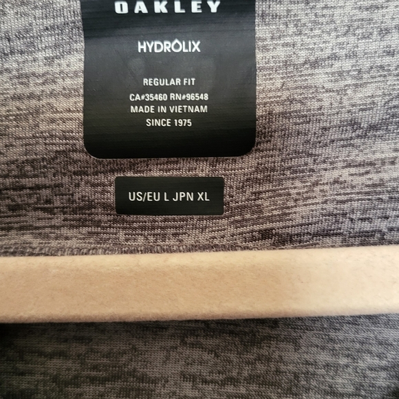 Oakley Men's Gray Polo Shirt. Size L - Picture 2 of 11
